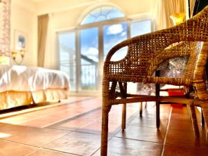Phòng Deluxe giường đôi Hướng biến Có ban công (Deluxe Double Balcony Sea View)