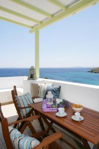 Porto Raphael Residences & Suites Tinos Greece