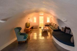 Revelis Villa & Canava Santorini Greece