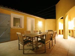 Maisons de vacances Exotic Holiday Home in Ceps with Private Pool : photos des chambres