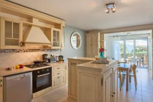 Appartements Mare appart avec jardin et bbq vue mer et montagne plage et port a 2 pas : photos des chambres