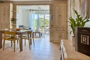 Appartements Mare location avec jardin vue mer et montagne plage et port a 2 pas : photos des chambres