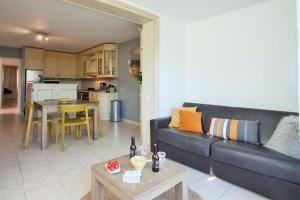 Appartements Mare location avec jardin vue mer et montagne plage et port a 2 pas : photos des chambres