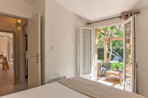 Villas maison kiwi avec piscine chauffee terrasse jardin et bbq a Calvi : photos des chambres