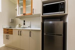 Pebble Beach Motor Inn