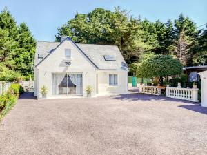 Maisons de vacances Beautiful house in Penestin in Brittany a 2 min walk from the sea : photos des chambres