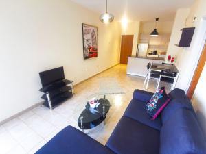 Flirty Flamingo Seaview Seafront Apartment