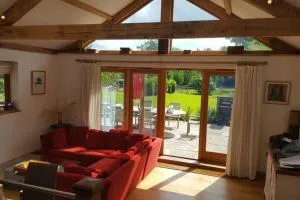 4 Kingsize Beds Ensuite - Sleeps 8-10 - Rural Contemporary Oak Framed House - 奇丁福尔德