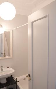 Family Room with Private Bathroom room in Hostal Boreal Mistral