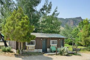 Double Room with Mountain View room in Trail Shop Inn