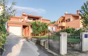 Cozy Home In Fazana With Kitchen