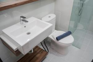 Premium Relaxing 2BR at Casa de Parco Apartment By Travelio