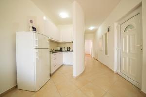 One bedroom appartement at Vrsi 350 m away from the beach with furnished terrace and wifi