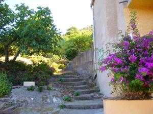Maisons de vacances Maison charmante a Alata avec vue sur mer et ville : photos des chambres