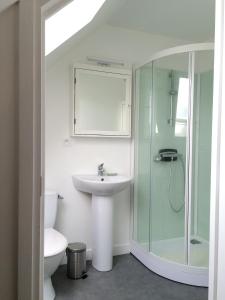 Maisons de vacances Maison chaleureuse a Erquy avec jardin et parking : photos des chambres