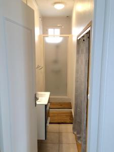 Maisons de vacances Maison chaleureuse a Erquy avec jardin et parking : photos des chambres