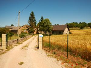 Maisons de vacances Maison de 6 chambres avec jardin clos et wifi a Banassac : photos des chambres