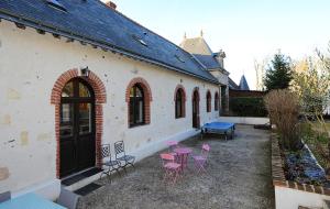 Maisons de vacances Demeure de 6 chambres avec piscine interieure jacuzzi et jardin clos a Vernou sur Brenne : photos des chambres