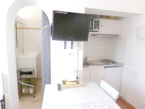 Studio charmant à Pierrefeu-du-Var, 20 m², piscine partagée