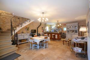 Maison Le Thor avec piscine part.