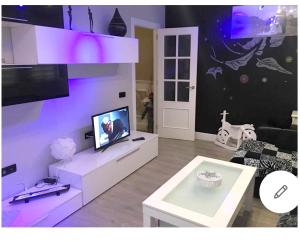 Modern apartment with jacuzzi and city view, Almería, 80 m²