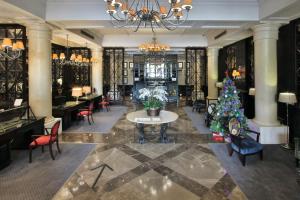 Cape Royale 1 Bedroom Luxury Apartments with Mountain View