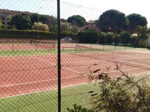 Studio charmant à Fréjus avec piscine commune - 30 m²