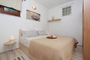 Charming villa with private pool near the sea and garden