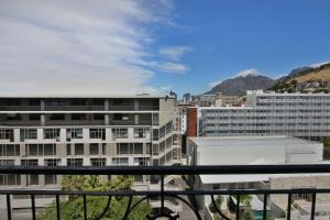 Cape Royale 1 Bedroom Luxury Apartments with Mountain View
