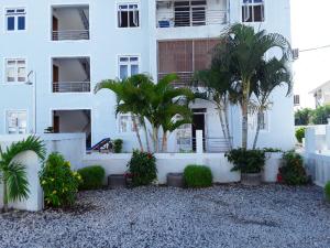 Spacious Apartment in Flic En Flac with Shared Pool