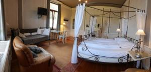 Deluxe Double Room with Extra Bed room in L'Étape Fagnarde - Bed Breakfast & Wellness