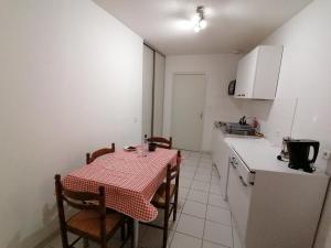 Appartements F1 au coeur de la vieille ville de Paray le Monial : photos des chambres