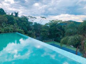 Vista Mágica na Praia de Camburizinho A