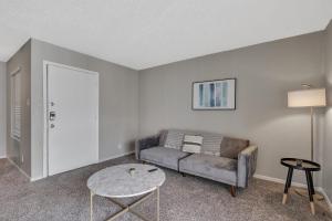 Apartment room in Relaxing 1BR Suite in Heart of Midland