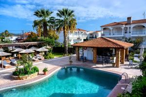 Suite with Pool View