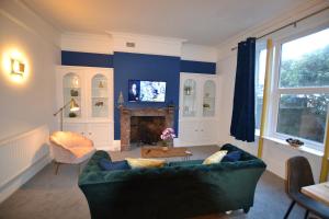 Mayflower 2 bed Boutique Apartment - STAYSEEKERS