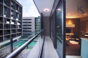 KEEN Suites-Riverson