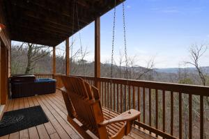 Three-Bedroom House room in King of the Mountain Holiday home