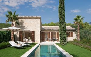 Suite with Private Pool room in Castell Son Claret - The Leading Hotels of the World