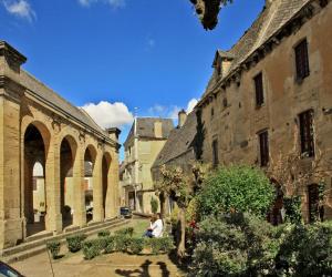 Maisons de vacances Petite maison en pierre au coeur du Perigord noir proche de Sarlat et Rocamadour : photos des chambres