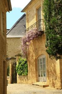 Maisons de vacances Petite maison en pierre au coeur du Perigord noir proche de Sarlat et Rocamadour : photos des chambres