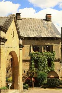 Maisons de vacances Petite maison en pierre au coeur du Perigord noir proche de Sarlat et Rocamadour : photos des chambres