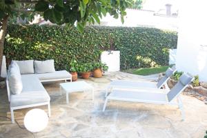 Meritxell seafront villa