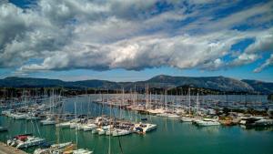 Seascape Elegant Residence Gouvia Marina