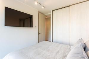 Luxury Retreat w 2BR, Wifi, Pool, Gym