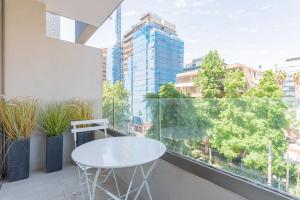 Luxury Retreat w 2BR, Wifi, Pool, Gym