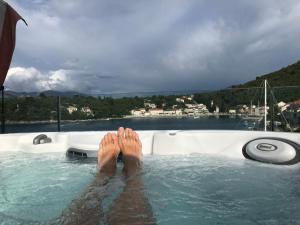 High View-A Seaside Villa With Huge Jacuzzi