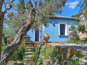 The Hillside Tower - Next to Pithara Waterfalls Andros Greece