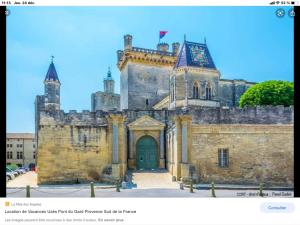 Appartements appartement 3 min a pied du centre d'Uzes parking piscine : photos des chambres