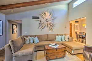 Dtwn Palm Springs Condo BBQ, Pool, Fire Pit, etc!